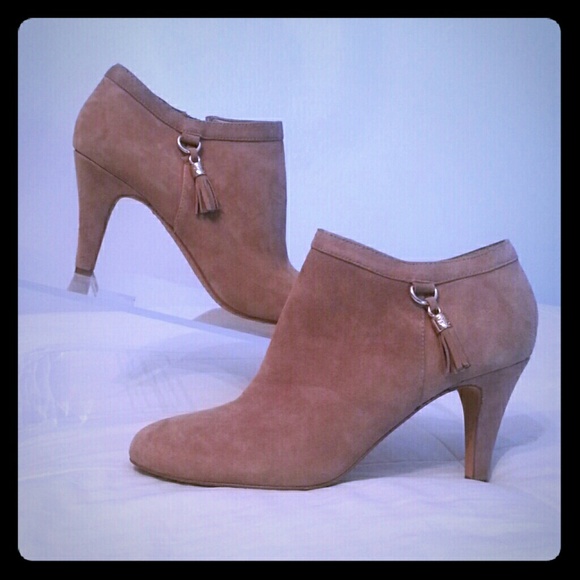 Vince Camuto Shoes - VINCE CAMUTO ~ suede bootie 